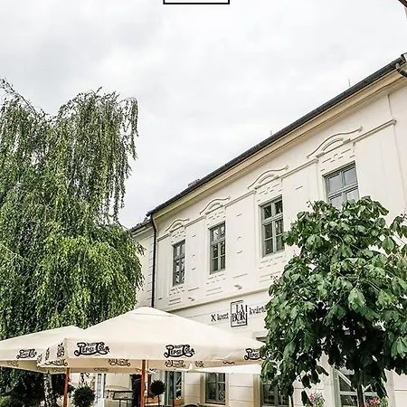 Labor Kvartely Hotel *